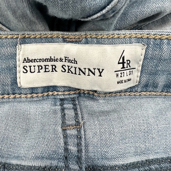 Abercrombie & Fitch Super Skinny Straight Leg Distressed Jeans Size 4 Women’s - Picture 2 of 5